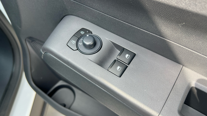 Ford Transit Courier Diesel 1.5 EcoBlue Trend Van - Image 38
